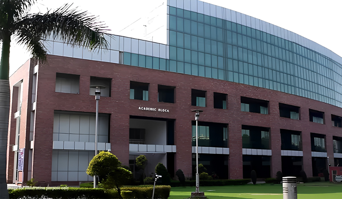 Dwarka medical college