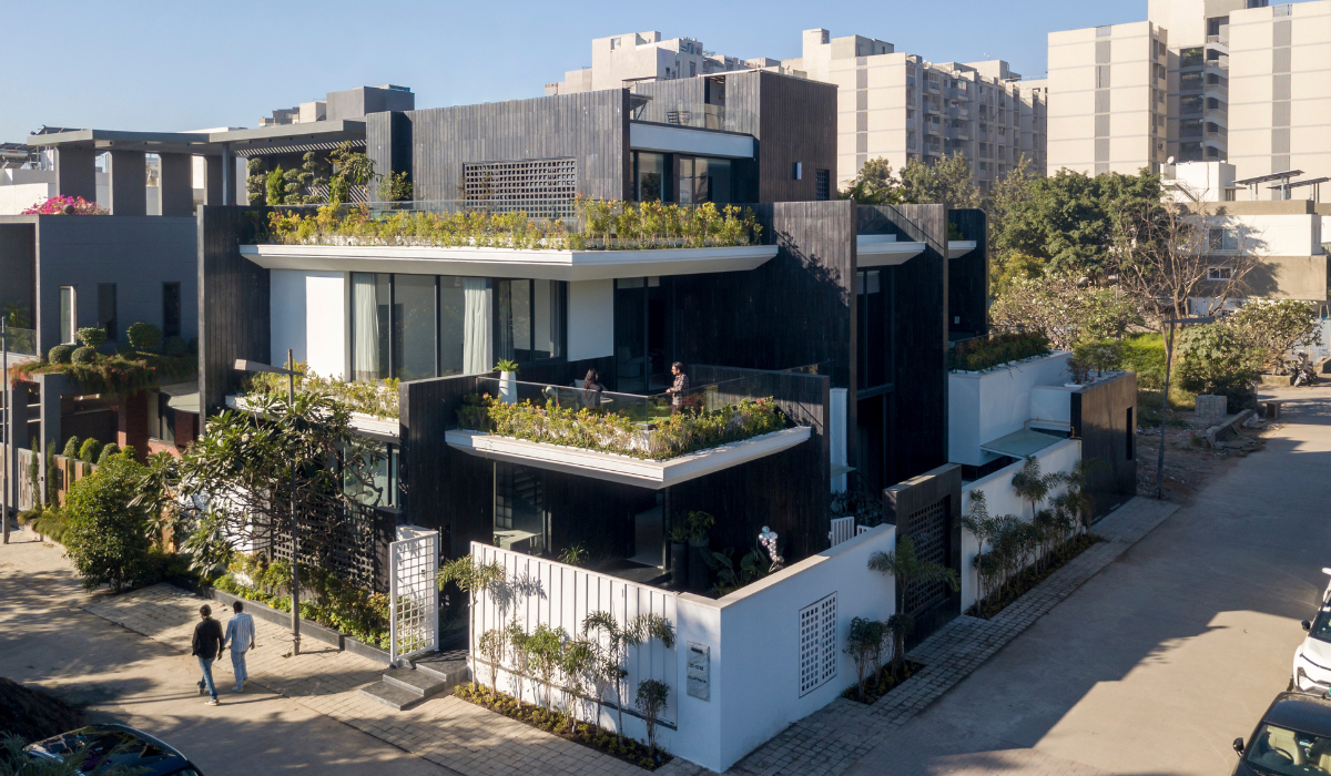 The Checkmate House